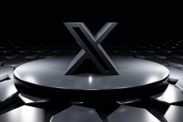 सेल्फी चुराकर ‘X’ पर चल रहा है ये खेल! यूजर्स को ऐसे पहुंच रहा नुकसान