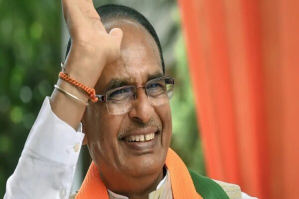 MP Election: दस दिनों में आये तीन ओपिनियन पोल में BJP को बहुमत, लोकप्रियता में शिवराज से बहुत पीछे कमल नाथ