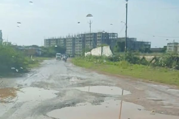 सिरोल सड़कों में गड्डेे या गड्डों में सड़क ? हैरान परेशान सिरोल वासी मांग पूरी न होने पर करेंगे चक्काजाम एवं चुनाव का बहिष्कार