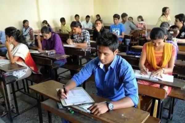 यूपी पीईटी एग्जाम में मानने होंगे ये नियम, नहीं तो कैंडिडेट्स को हो सकती है मुश्किलें